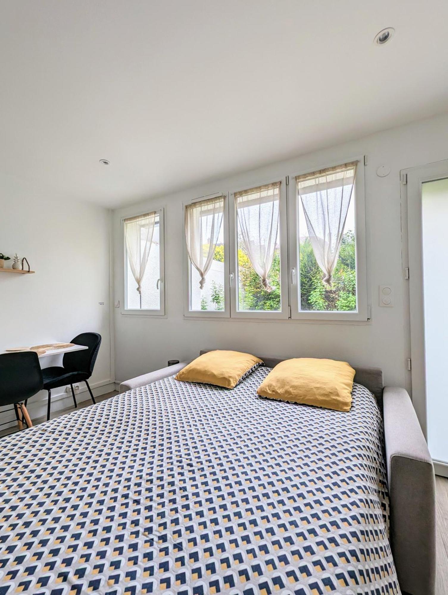 Stockholm- Studio Serenite Avec Jardin Charleville-Mezieres Exterior foto
